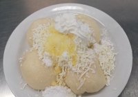 Kynute-knedliky-s-merunkami-strouhany-tvaroh-maslo