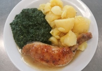 Pecene-kureci-stehno-duseny-spenat-vareny-brambor