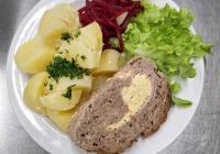 Plnena-sekana-vejce-syr-angl.-slanina-vareny-brambor