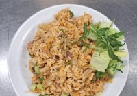 Smazena-ryze-s-kimchi-slanina-jarni-cibulka