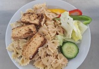 Testoviny-se-zelim-a-uzenym-tofu