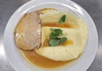 Veprova-pecene-s-medovou-krustou-bramborova-kase