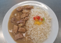 Veprove-kostky-na-cesneku-dusena-ryze